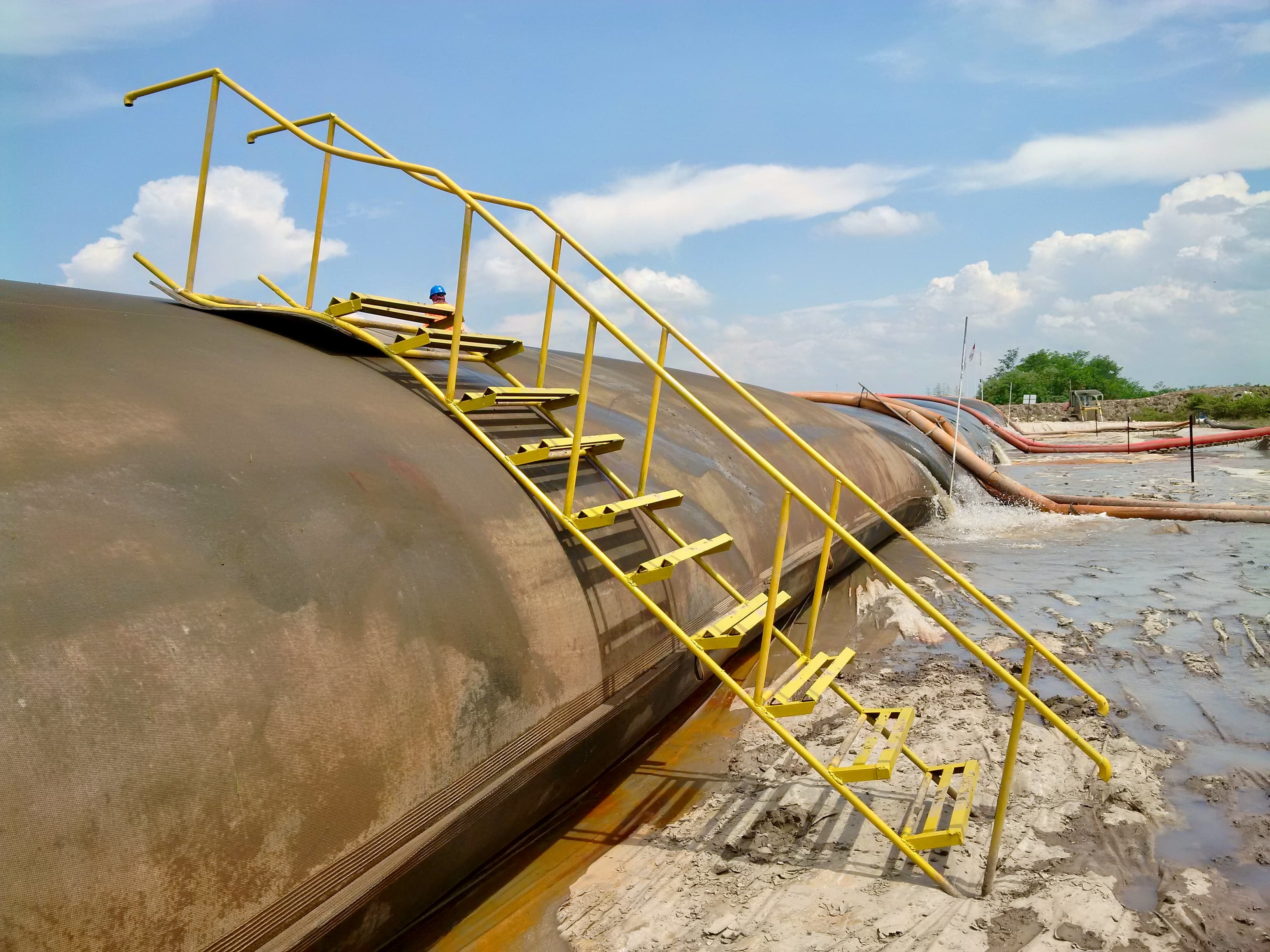 Coal mine settling ponds South Kalimantan Ponds+Storage GEOTUBE