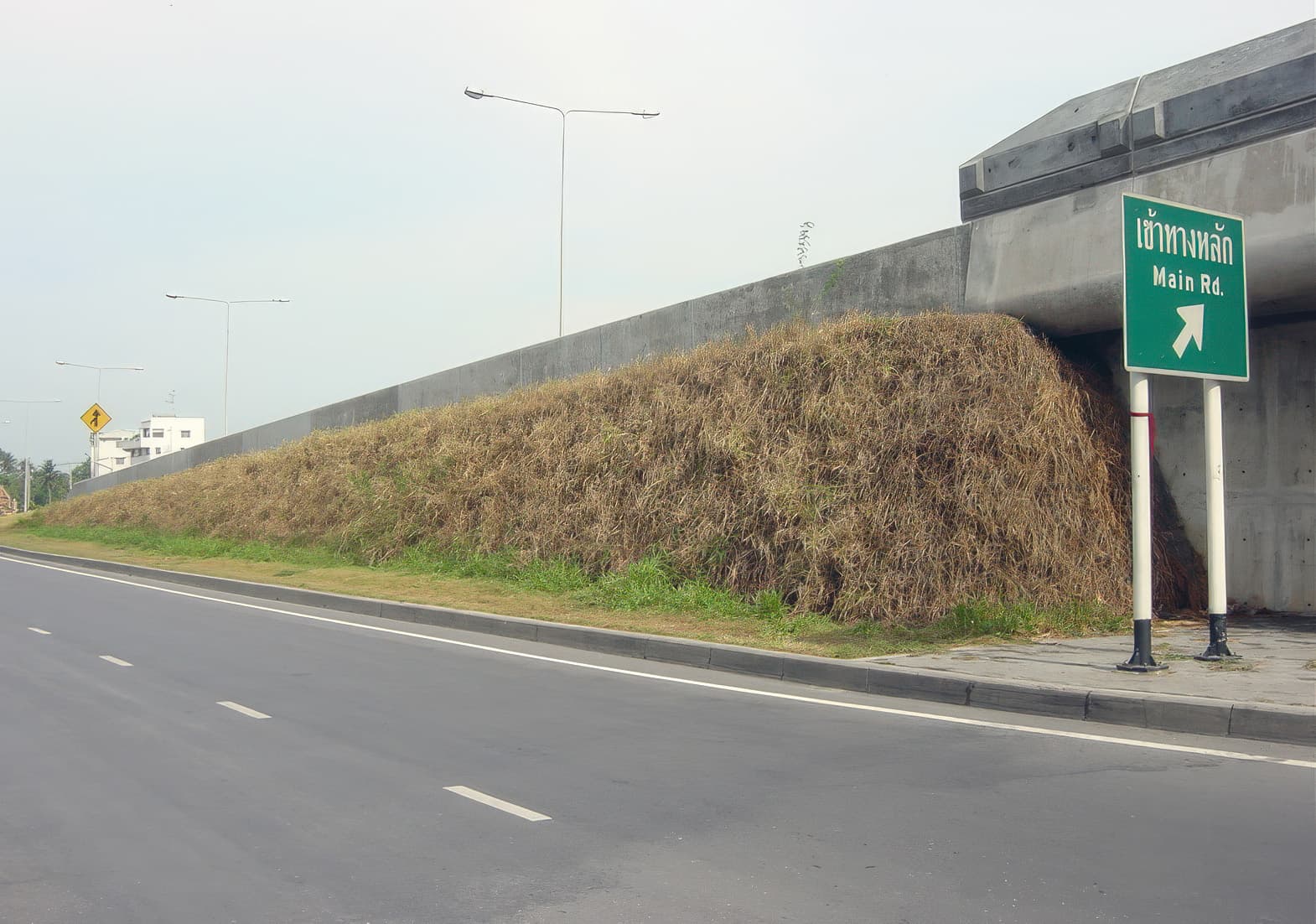 Wat Nakorn-In Bridge embankment construction