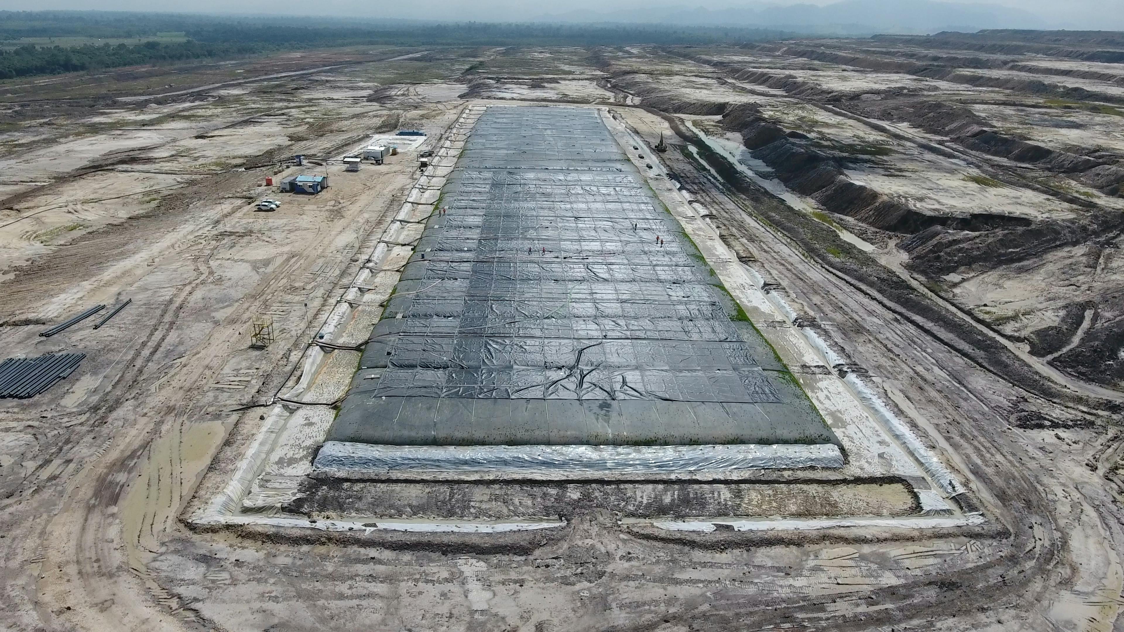 Coal mine settling ponds South Kalimantan Ponds+Storage GEOTUBE