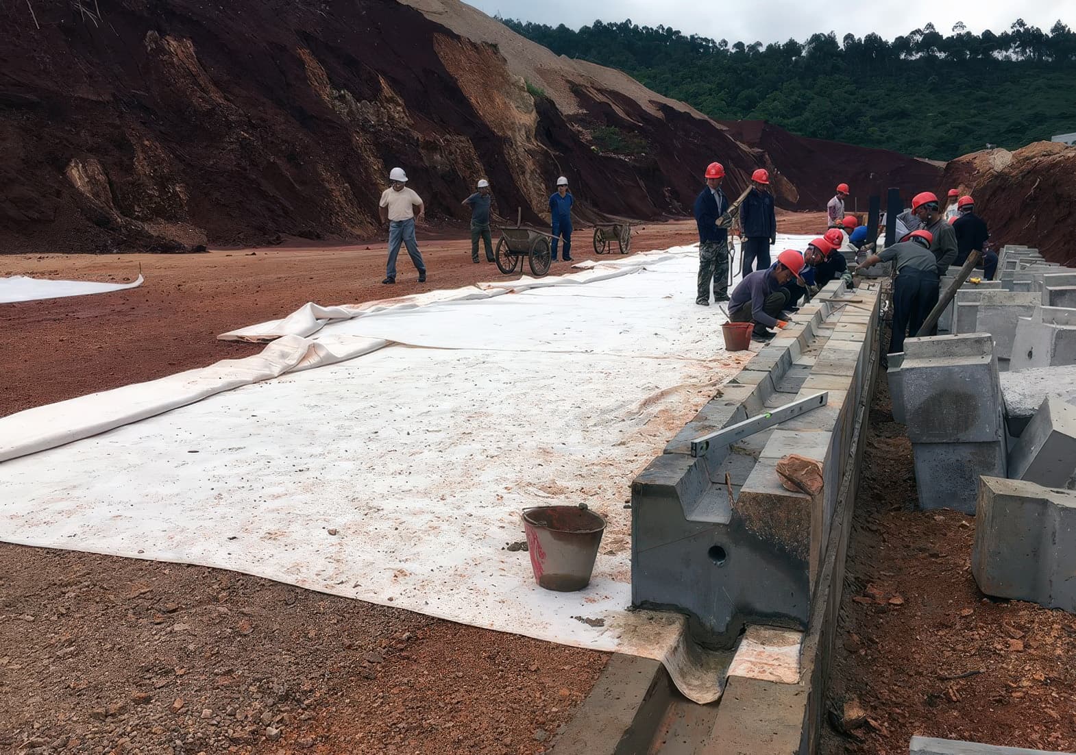 Precast concrete segmental blocks