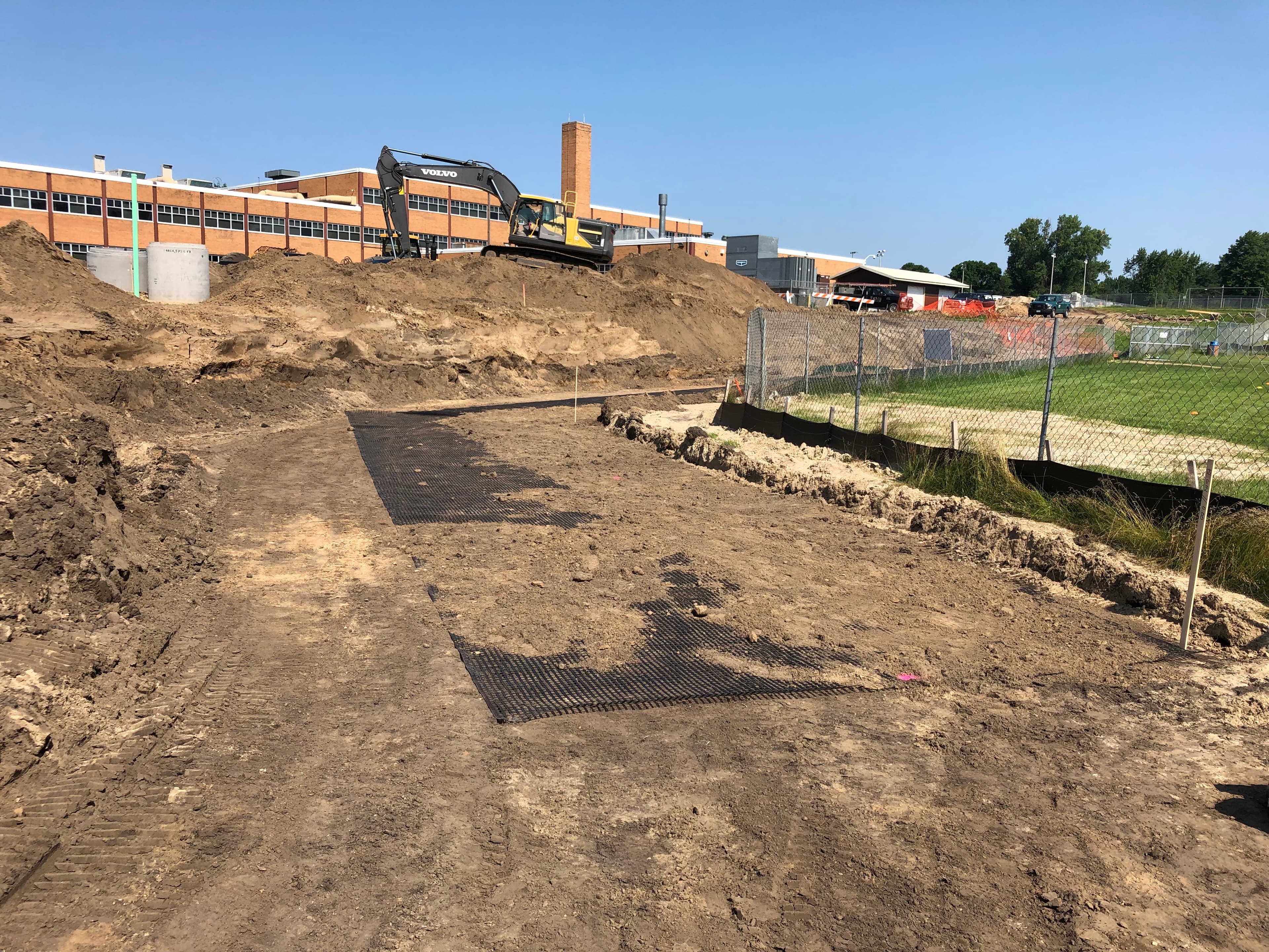 Edgewood Middle School, Minnesota Slope stabilization PROPEX Pyrawall