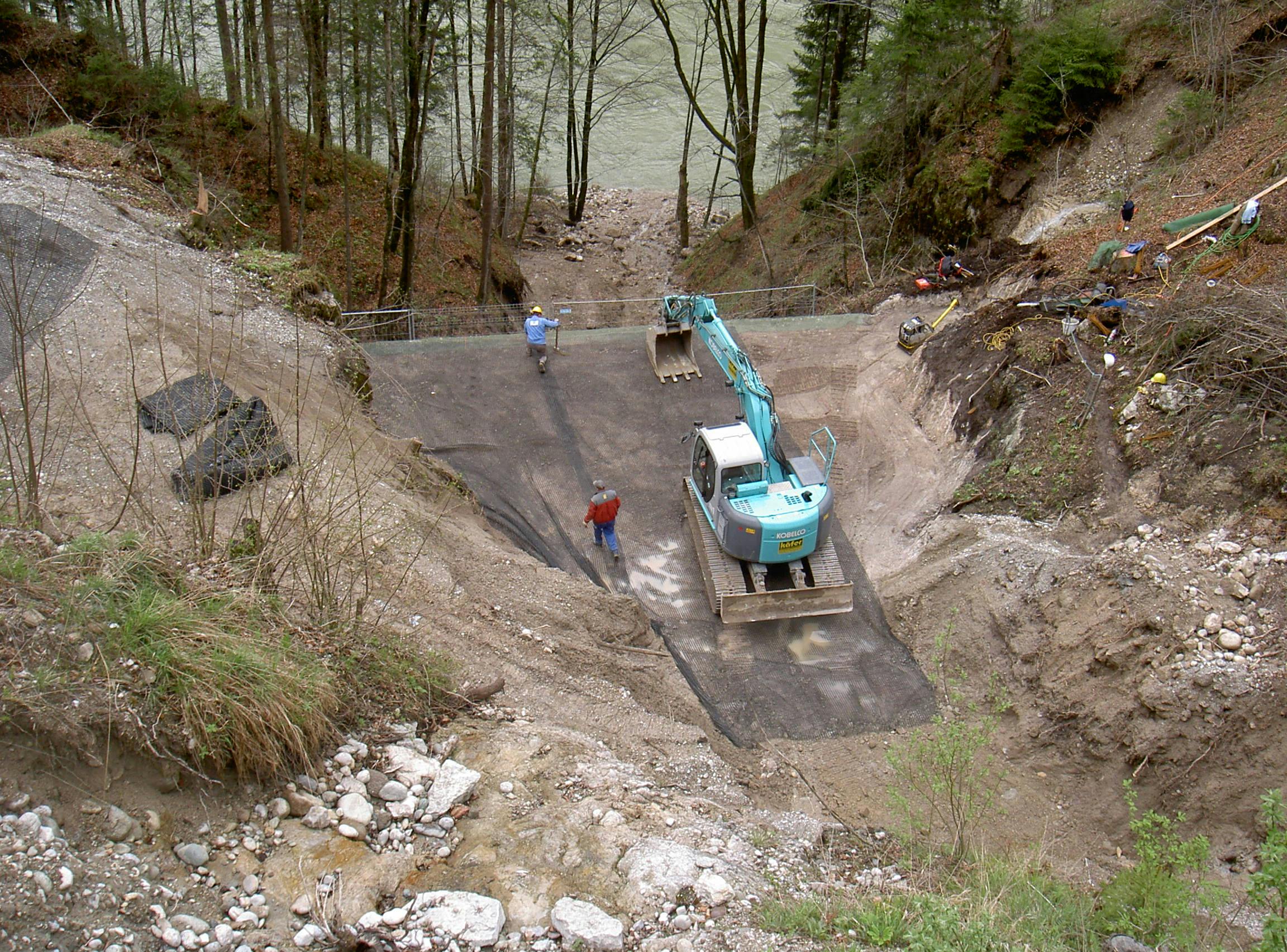 Due to increased traffic loadings and seepage problems, a section of the B115 highway in the mountains of Styria, Austria, was showing considerable distress and was in danger of failure.