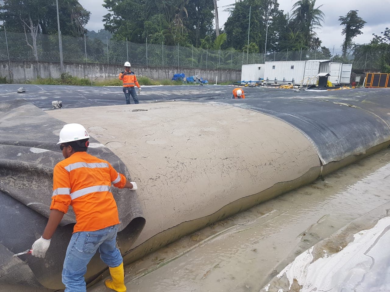 Remote gold mine Indonesia dewatering GEOTUBE