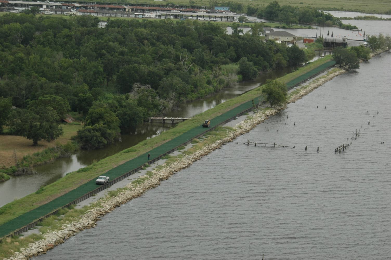 Flexible lining materials stabilize channels and slopes, providing effective erosion control and structural reinforcement. Explore their benefits and applications, and their importance in environmental management and infrastructure stability.