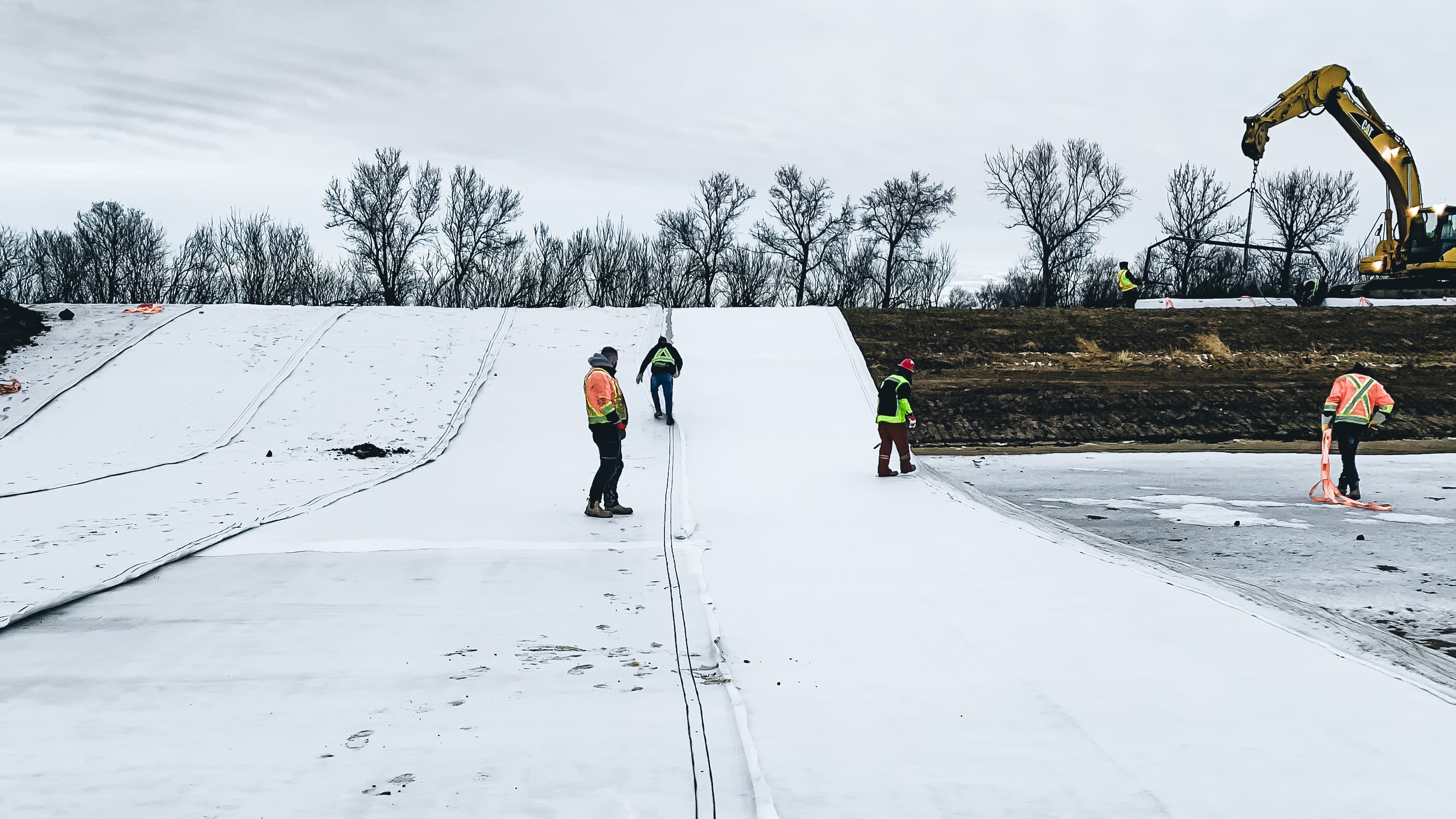 In Conquest, a new secondary sewage lagoon cell with a geosynthetic clay liner (GCL) solved high groundwater and soil issues, saving costs and maintenance.