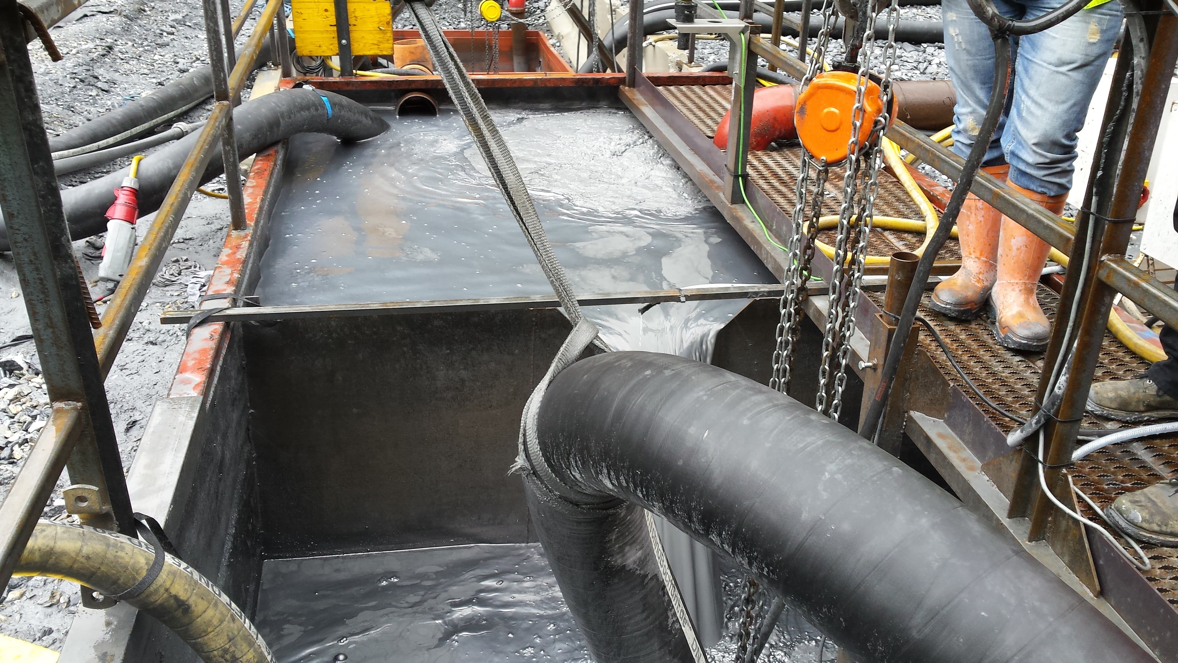 Clarified effluent discharged from the GEOTUBE® units was pumped back to the wash plant for immediate reuse, while the dewatered material was excavated and transported to the deposit area using standard earthmoving equipment.