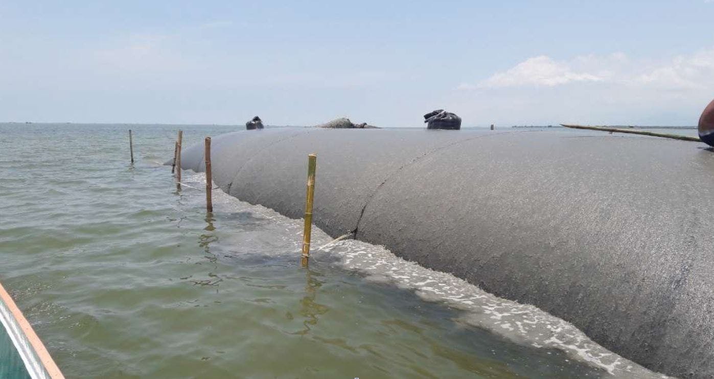 Flood mitigation structures with GEOTUBE
