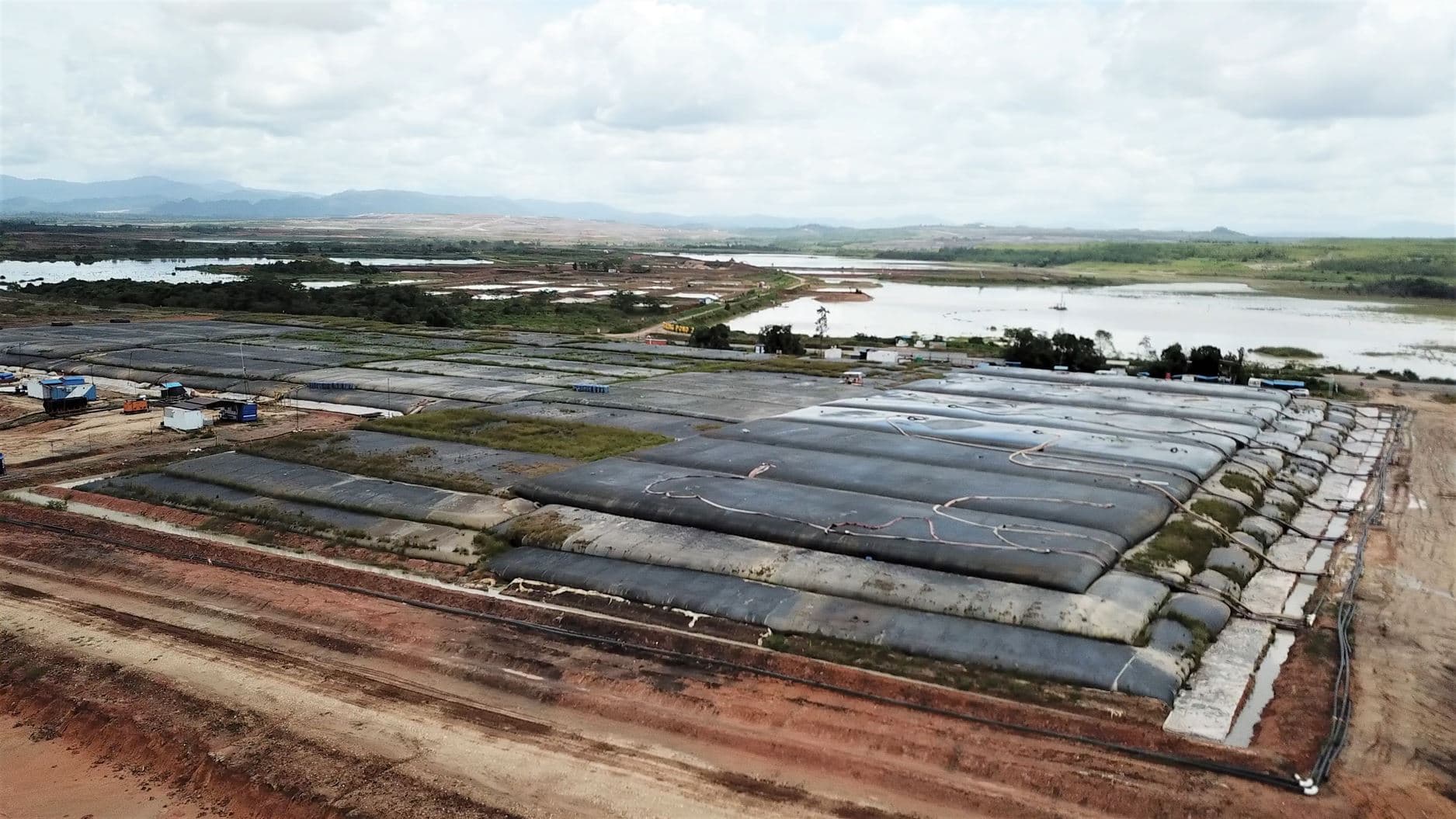 GEOTUBE dewatering effectiveness hinges on proper design and application, including choosing the correct tube size and polymer dosing tailored to the slurry type, ensuring efficient, large-scale waste management in various industries.