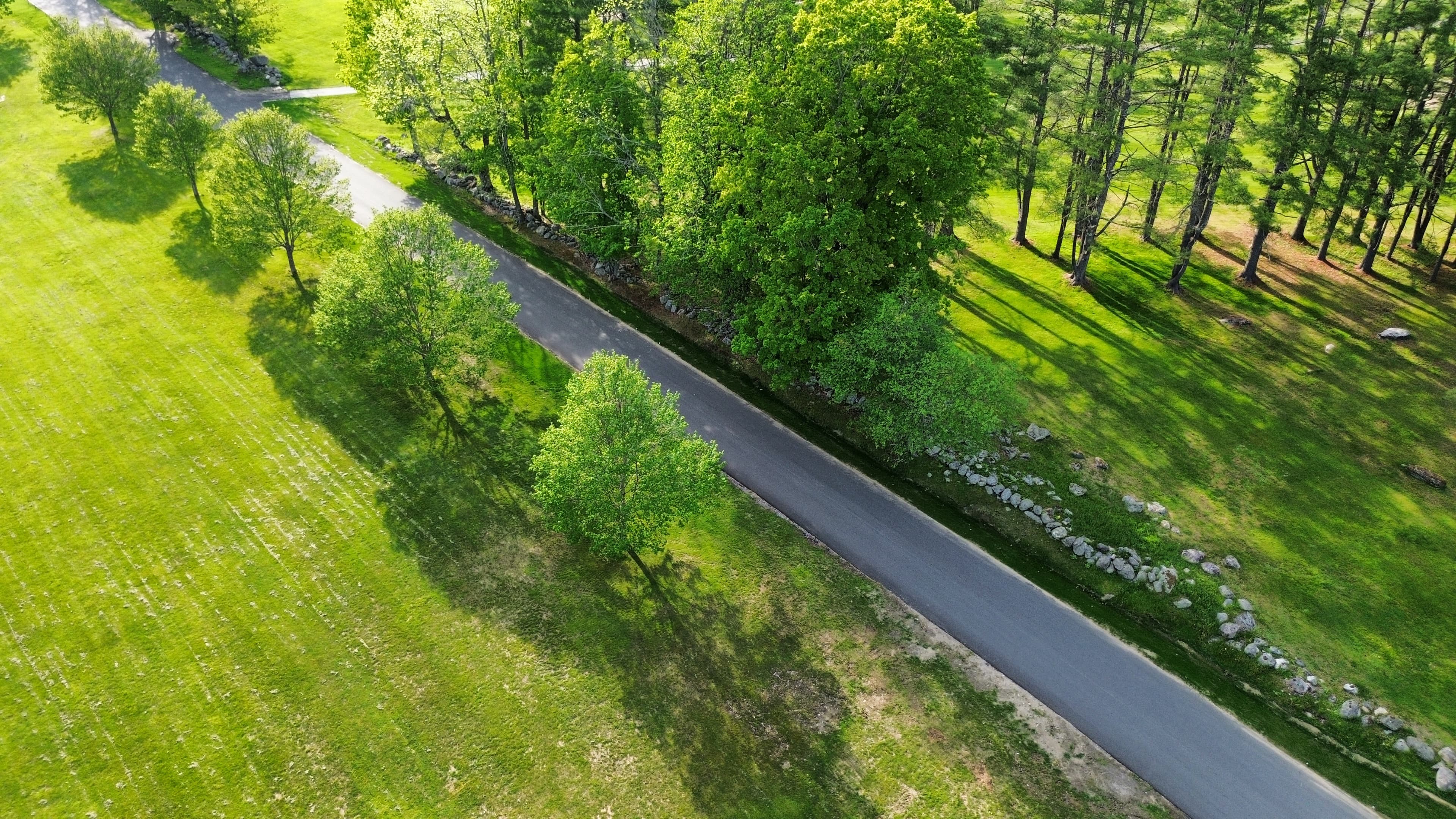 Finished roadway surface, constructed over an aggregate base and MIRAFI® H2Ri.