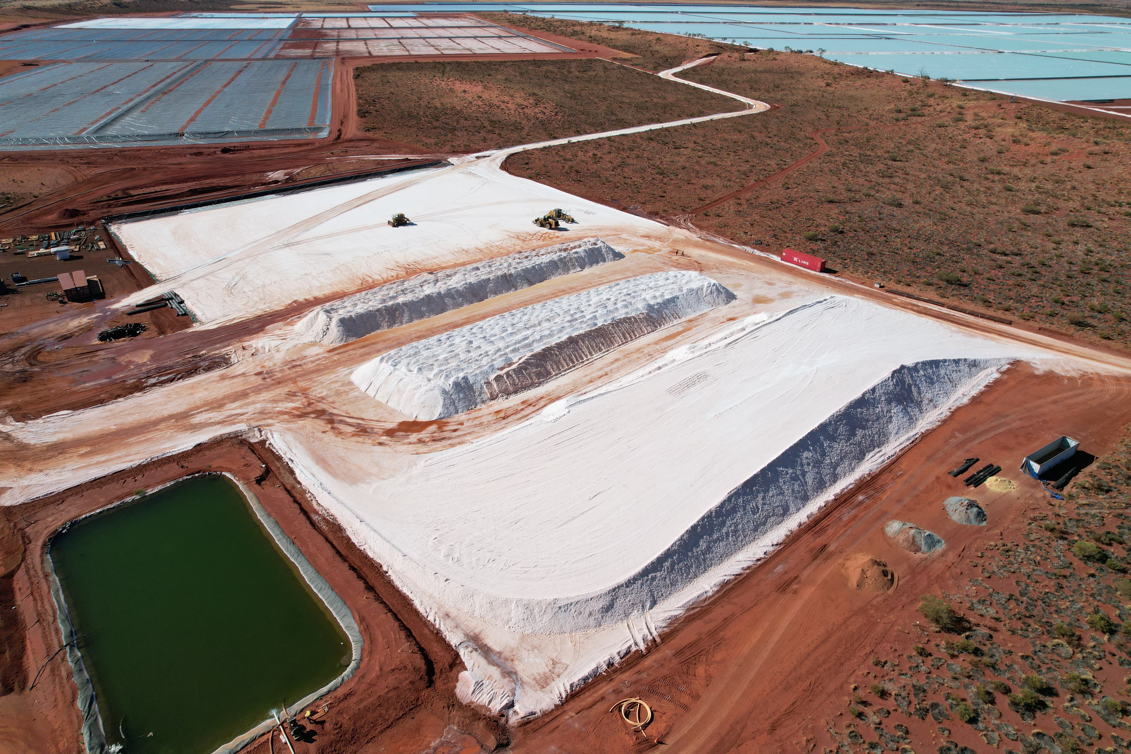 GSE HD provided long-term chemical resistance to the highly concentrated brine while maintaining structural integrity in challenging climatic conditions.