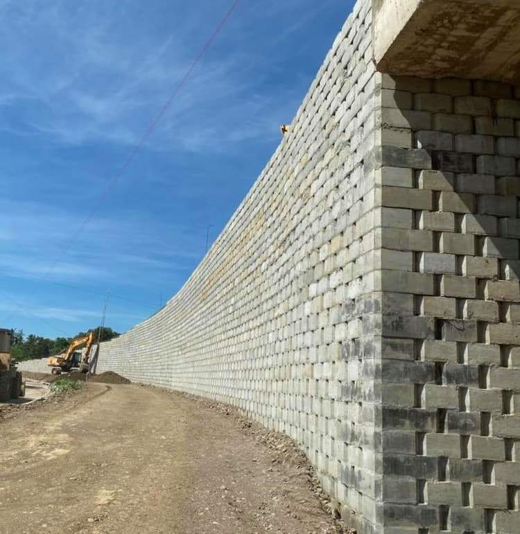 Solmax | CASE STUDY | Segmental block wall at Davao coastal road